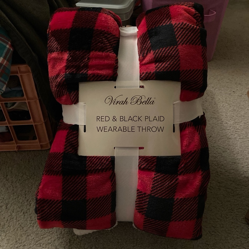 Wearable Throw